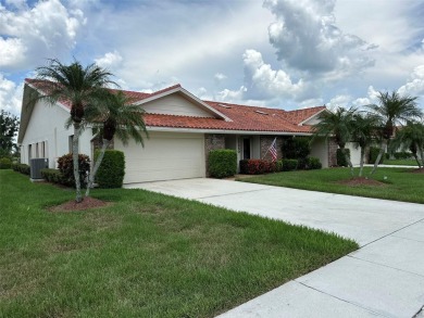 Overlooking the Aileron Golf Course in Lake Suzy!

Welcome to on Kingsway Country Club in Florida - for sale on GolfHomes.com, golf home, golf lot