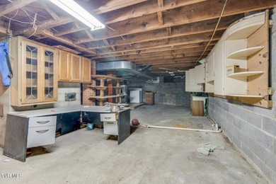 Welcome to 801 Ridgecrest Road, an idyllic, one-level, 4 bedroom on Pine Oaks Golf Club in Tennessee - for sale on GolfHomes.com, golf home, golf lot