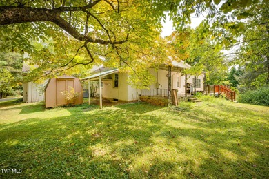 Welcome to 801 Ridgecrest Road, an idyllic, one-level, 4 bedroom on Pine Oaks Golf Club in Tennessee - for sale on GolfHomes.com, golf home, golf lot