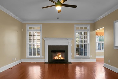 LUXURY POTENTIAL IN COOSAW CREEK COUNTRY CLUB!!Situated in the on Coosaw Creek Country Club in South Carolina - for sale on GolfHomes.com, golf home, golf lot