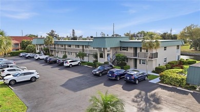 Tastefully renovated split 2 bed 2 bath second floor condo with on Hibiscus Golf Club in Florida - for sale on GolfHomes.com, golf home, golf lot