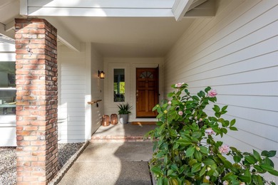 Hood Mountain Vistas.      Experience the best of Oakmont living on Oakmont Golf Club in California - for sale on GolfHomes.com, golf home, golf lot