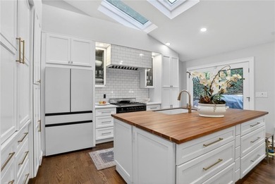 Move-in ready and fully renovated, this charming Ansley Park on Ansley Golf Club At Mid-Town in Georgia - for sale on GolfHomes.com, golf home, golf lot