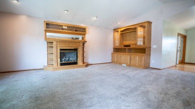 Here's an opportunity to purchase a beautiful home near Fox Run on Fox Run Municipal Golf Course in South Dakota - for sale on GolfHomes.com, golf home, golf lot