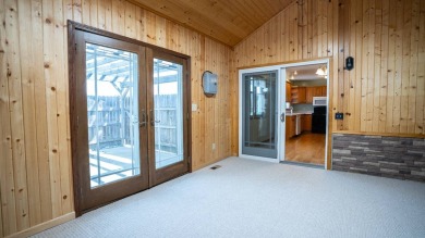 Here's an opportunity to purchase a beautiful home near Fox Run on Fox Run Municipal Golf Course in South Dakota - for sale on GolfHomes.com, golf home, golf lot