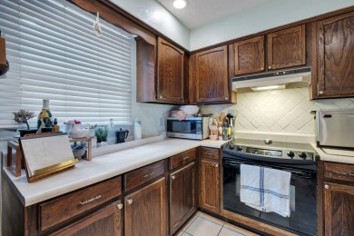 This adorable townhouse is in the most convenient location to on Hilaman Park Golf Course in Florida - for sale on GolfHomes.com, golf home, golf lot