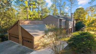 BEAUTIFUL MID-CENTURY HOME LOCATED NEAR THE FAIRWAY IN RAYBURN! on Rayburn Country Club in Texas - for sale on GolfHomes.com, golf home, golf lot