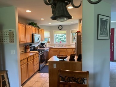 Incredibly well maintained 3 bedroom/2.5 bathroom condo in the on Bridger Creek Golf Course in Montana - for sale on GolfHomes.com, golf home, golf lot