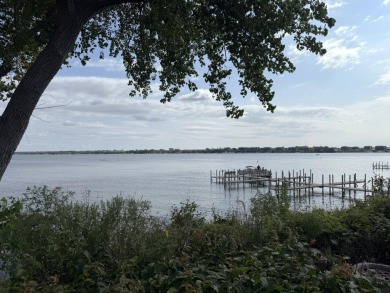 PRIME LOCATION in OKOBOJI! It's golf, pool, beach, and location on Brooks National Golf Club in Iowa - for sale on GolfHomes.com, golf home, golf lot