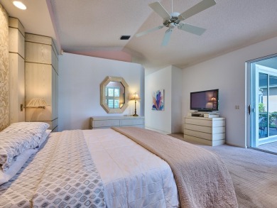 Welcome to this beautifully maintained 3-bedroom, 2.5-bathroom on Wycliffe Golf and Country Club in Florida - for sale on GolfHomes.com, golf home, golf lot