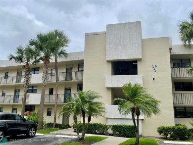Nice 1 bedroom, 1.5 bath golf view condo that is PRICED TO SELL on  in Florida - for sale on GolfHomes.com, golf home, golf lot
