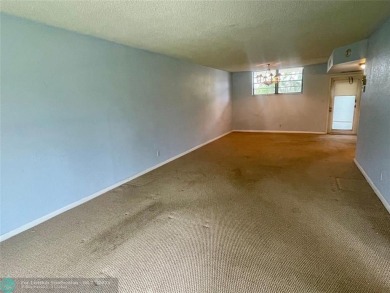 Nice 1 bedroom, 1.5 bath golf view condo that is PRICED TO SELL on  in Florida - for sale on GolfHomes.com, golf home, golf lot