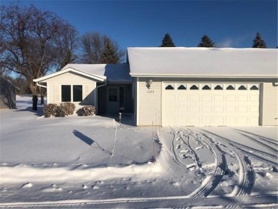 Located on the Crow River Golf Course this 3 bedroom one level on Crow River Golf Club in Minnesota - for sale on GolfHomes.com, golf home, golf lot