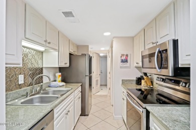 Beautifully updated 2BR end-unit townhome in one of Sea Pines' on Harbour Town Golf Links in South Carolina - for sale on GolfHomes.com, golf home, golf lot
