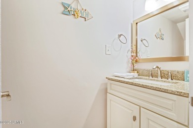 Beautifully updated 2BR end-unit townhome in one of Sea Pines' on Harbour Town Golf Links in South Carolina - for sale on GolfHomes.com, golf home, golf lot