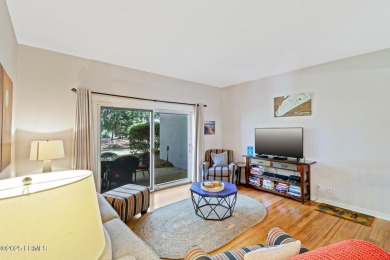 Beautifully updated 2BR end-unit townhome in one of Sea Pines' on Harbour Town Golf Links in South Carolina - for sale on GolfHomes.com, golf home, golf lot