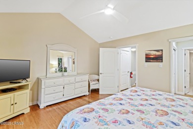 Beautifully updated 2BR end-unit townhome in one of Sea Pines' on Harbour Town Golf Links in South Carolina - for sale on GolfHomes.com, golf home, golf lot