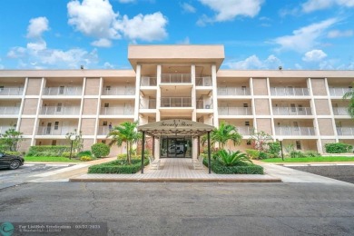 Welcome to this charming, fully furnished 1-bedroom, 1.5-bath on Palm-Aire Country Club and Resort - The Oaks in Florida - for sale on GolfHomes.com, golf home, golf lot