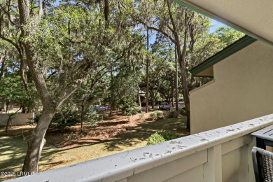 Beautifully updated 2BR end-unit townhome in one of Sea Pines' on Harbour Town Golf Links in South Carolina - for sale on GolfHomes.com, golf home, golf lot