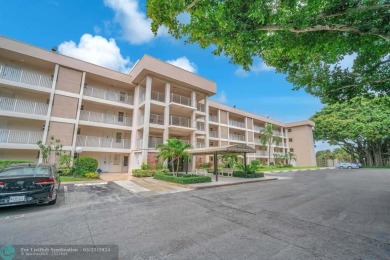 Welcome to this charming, fully furnished 1-bedroom, 1.5-bath on Palm-Aire Country Club and Resort - The Oaks in Florida - for sale on GolfHomes.com, golf home, golf lot