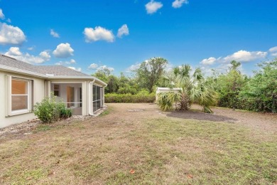 Move-in Ready Charming 3 bedroom, 2 bathroom and 2 car garage on Bobcat Trail Golf Club in Florida - for sale on GolfHomes.com, golf home, golf lot