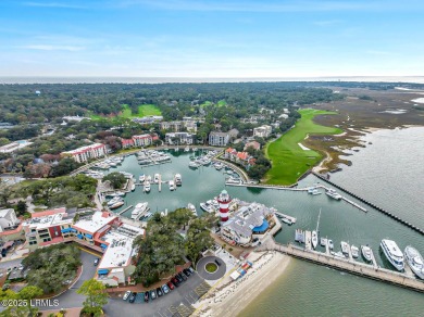 Beautifully updated 2BR end-unit townhome in one of Sea Pines' on Harbour Town Golf Links in South Carolina - for sale on GolfHomes.com, golf home, golf lot