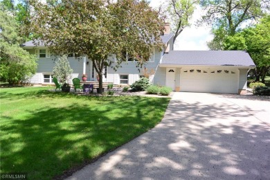 Welcome to golf course living!!  Take a look at this 3 bedroom on Glencoe Country Club in Minnesota - for sale on GolfHomes.com, golf home, golf lot