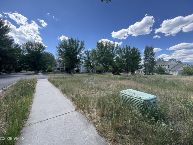 Build a dream house on the last lot available on Sawmill Circle on Eagle Ranch in Colorado - for sale on GolfHomes.com, golf home, golf lot
