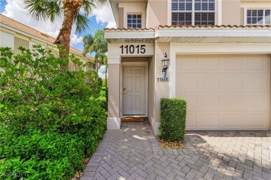 Colonial Country Club: Your Ideal Coach Home Awaits Bright and on Colonial Country Club in Florida - for sale on GolfHomes.com, golf home, golf lot