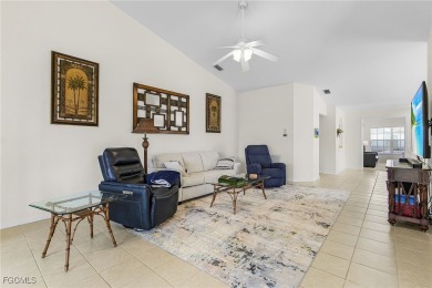 Colonial Country Club: Your Ideal Coach Home Awaits Bright and on Colonial Country Club in Florida - for sale on GolfHomes.com, golf home, golf lot