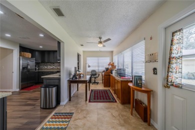 Beautiful 2 bedroom, 2 bath Condo in award-winning Kings Point on Falcon Watch Golf Club in Florida - for sale on GolfHomes.com, golf home, golf lot