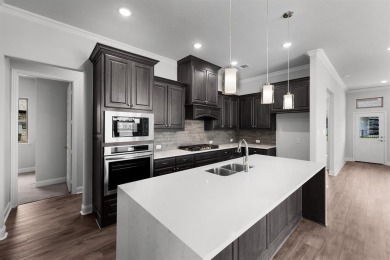 MLS# 20812371 - Built by Altura Homes - Ready Now! ~ This on Heath Golf and Yacht Club in Texas - for sale on GolfHomes.com, golf home, golf lot