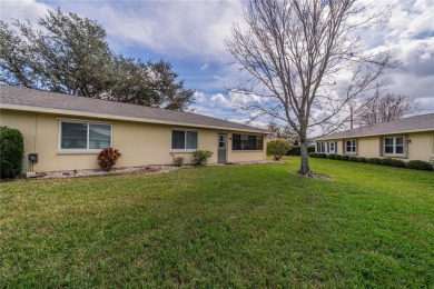 Beautiful 2 bedroom, 2 bath Condo in award-winning Kings Point on Falcon Watch Golf Club in Florida - for sale on GolfHomes.com, golf home, golf lot