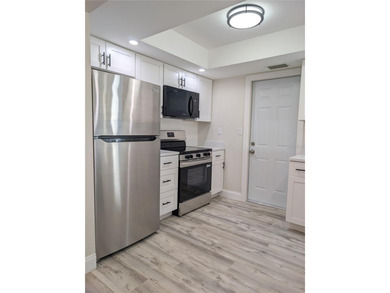 MOVE-IN READY!  This stunning 2-bedroom, 2-bathroom BALDWIN on Mainlands Golf Club in Florida - for sale on GolfHomes.com, golf home, golf lot