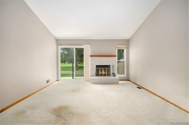 Rochester Hills two bedroom ranch condo with 2 car garage is a on Hampton Golf and Recreation Club in Michigan - for sale on GolfHomes.com, golf home, golf lot