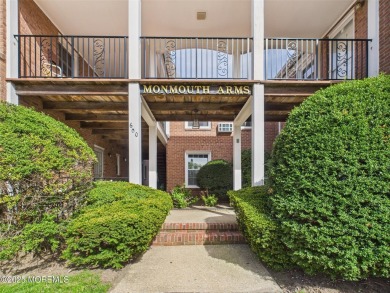 Experience the ideal condo in a prime location just blocks from on Fairway Mews Golf Club in New Jersey - for sale on GolfHomes.com, golf home, golf lot