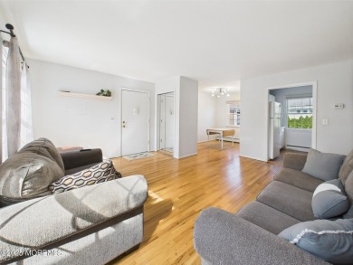 Experience the ideal condo in a prime location just blocks from on Fairway Mews Golf Club in New Jersey - for sale on GolfHomes.com, golf home, golf lot