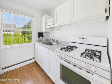 Experience the ideal condo in a prime location just blocks from on Fairway Mews Golf Club in New Jersey - for sale on GolfHomes.com, golf home, golf lot