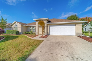 GATED 55+ COMMUNITY:  This 2 bedroom/ 2 bathroom home has new on Ocala Palms Golf and Country Club in Florida - for sale on GolfHomes.com, golf home, golf lot