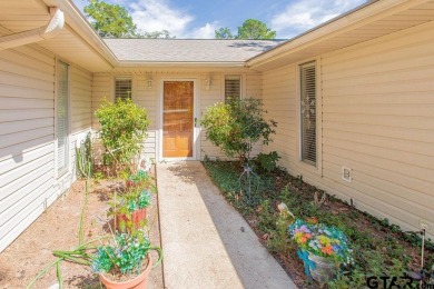 Lovely home close to park and swimming pool, offering a great on Hide-A-Way Lake Golf Course in Texas - for sale on GolfHomes.com, golf home, golf lot