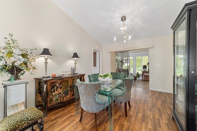 GATED 55+ COMMUNITY:  This 2 bedroom/ 2 bathroom home has new on Ocala Palms Golf and Country Club in Florida - for sale on GolfHomes.com, golf home, golf lot