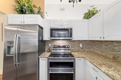 GATED 55+ COMMUNITY:  This 2 bedroom/ 2 bathroom home has new on Ocala Palms Golf and Country Club in Florida - for sale on GolfHomes.com, golf home, golf lot