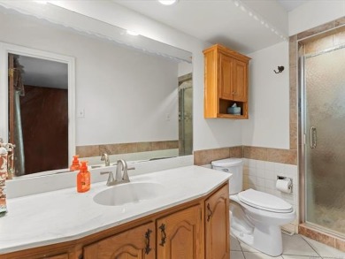 Spacious Home with golf course views in coveted Kenilworth on Hillcrest Country Club in Oklahoma - for sale on GolfHomes.com, golf home, golf lot