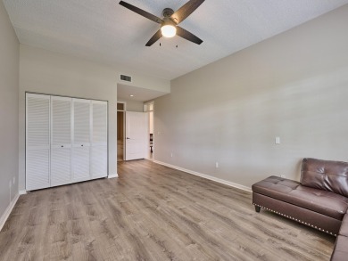 Perfect entry level unit with Silver Membership available! on Wycliffe Golf and Country Club in Florida - for sale on GolfHomes.com, golf home, golf lot