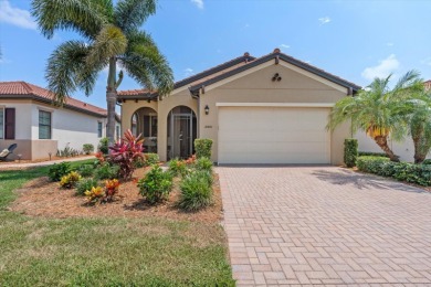 ****Motivated Seller***** This expertly crafted WCI Home, is on Sarasota National Golf Club in Florida - for sale on GolfHomes.com, golf home, golf lot