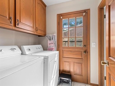 Spacious Home with golf course views in coveted Kenilworth on Hillcrest Country Club in Oklahoma - for sale on GolfHomes.com, golf home, golf lot