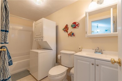This 3-bedroom, 1-bath lakefront cottage offers the perfect on Lake Mohawk Golf Club in Ohio - for sale on GolfHomes.com, golf home, golf lot