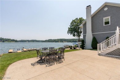 This 3-bedroom, 1-bath lakefront cottage offers the perfect on Lake Mohawk Golf Club in Ohio - for sale on GolfHomes.com, golf home, golf lot