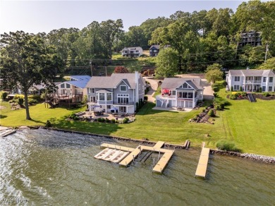 This 3-bedroom, 1-bath lakefront cottage offers the perfect on Lake Mohawk Golf Club in Ohio - for sale on GolfHomes.com, golf home, golf lot