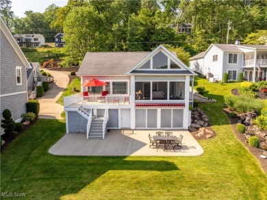 This 3-bedroom, 1-bath lakefront cottage offers the perfect on Lake Mohawk Golf Club in Ohio - for sale on GolfHomes.com, golf home, golf lot